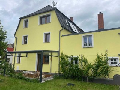 Ruhige, schöne Doppelhaushälfte mit sonnigen Garten und Terrasse