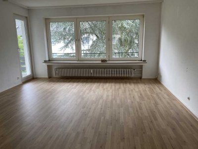 Wohnen in ruhiger Sackgasse, 3RKDB, große Wohnküche, Tageslichtbad mit Wanne, Balkon 79 QM