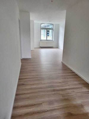 Helle 3-Raum-Wohnung in zentraler Lage mit Lift