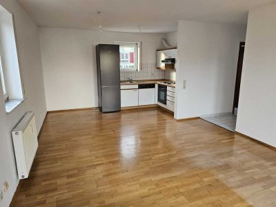 2-Zimmer-Erdgeschosswohnung mit Terrasse, Tiefgarage, Stellplatz & Einbauküche in Dagersheim