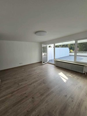 Erstbezug nach Sanierung: 2,5-Zimmer-Wohnung mit Garage und Terrasse in Gernsbach