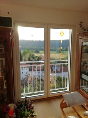 MR-Wehrda ab 1.7.: möblierte (oder teilmöblierte) 2-Zi.-Whg mit schönem Talblick auf die Lahn