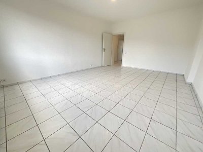 Frisch renoviert in Ihre eigene 2 Zimmerwohnung