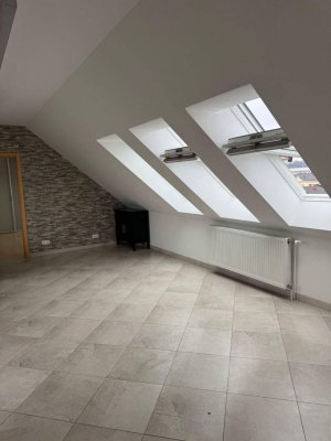 Schöne Dachwohnung mit Dachterrasse in Wels