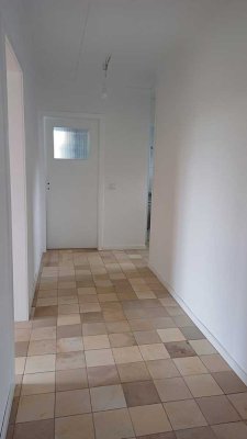 Schöne, renovierte 3-Zimmer-Wohnung mit Einbauküche in Nürtingen