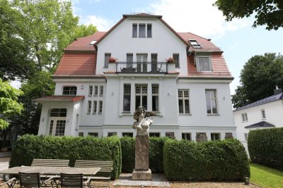 Hochwertige und repräsentative Gartengeschoss-Villenetage auf traumhaftem Grundstück an der Havel