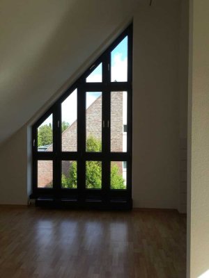 Geräumige 1-Zimmer-DG-Wohnung mit guter Anbindung in Mönchengladbach