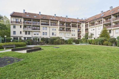 Geräumige 2-Zimmer-Wohnung mit 20 m² großem Hobbyraum, in ruhiger Lage von Unterschleißheim.
