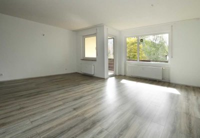 2-Zimmer-Hochparterre-Wohnung mit Balkon und Einbauküche in Enzklösterle