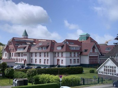 Historisches Wohnen am Deich: 55 m², hohe Decken, Einbauküche & Stellplatz