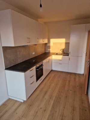 Sanierte 2-Zimmer-Wohnung mit gehobener Innenausstattung inklusive Einbauküche in Schönebeck (Elbe)