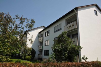 Gemütliche, helle 3-Zimmer-Wohnung mit Balkon und EBK in ruhiger und zentraler Lage von Eglharting