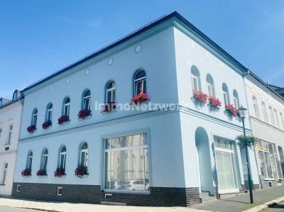 STOP NEUER FIRMENSITZ ODER KAPITALANLAGE***Mehrfamilienhaus im Herzen von Oelsnitz***