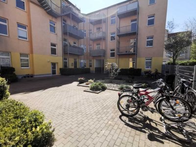 2 Zimmer mit Balkon - FRISCH RENOVIERT