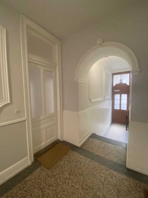 Renovierte Drei-Zimmer-Altbauwohnung im Frankfurter Nordend
