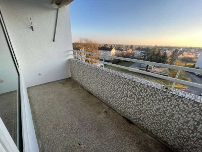 Sanierungsbedürftig– Helle 4-Zimmer-Wohnung mit atemberaubendem Skyline-Blick!