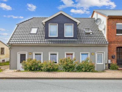 Frisch renoviert! - Idyllisches Einfamilienhaus mit Nebengelass und Garten in Jördenstorf