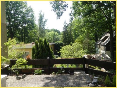 Frohnau! Modernisierte 2 Zimmer Terrassenwohnung mit idyllischem Grünblick (aktuell möbliert)
