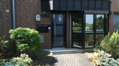 ***Top gepflegte DG-Wohnung in ruhigem Zweifamilienhaus***