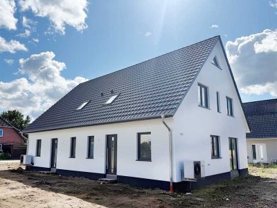 Doppelhaushälfte in Lichtenhagen-Dorf,  Neubau im Erstbezug, Rostock, Ostsee