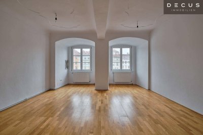 | CHARMANTER ALTBAU | ERSTKLASSIGE LAGE | 4 ZIMMER | MIT BLICK AUF DEN GRAZER HAUPTPLATZ