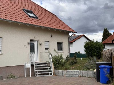 Helle 3-Zimmer-DG-Wohnung mit Balkon in Kindenheim