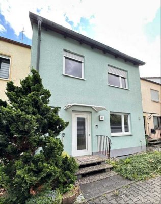 Reihenmittelhaus in ruhiger, aber zentraler Wohnlage in Rödental