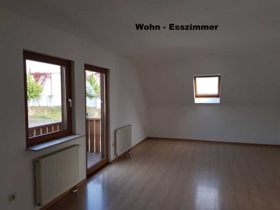 Gepflegte 3-Zimmer-Wohnung im Obergeschoss mit Einbauküche in Esslingen (Kreis)
