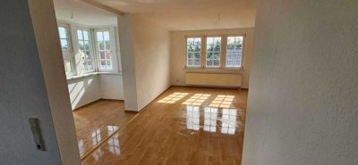 Lichtdurchflutete 3-Raum-Maisonette-Wohnung mit Loggia und Stellplatz zu vermieten