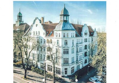 Besondere 2,5-DG-Wohnung über 2 Etagen mit Terrasse in schönem Altbau