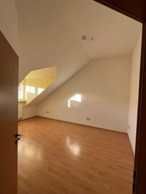 Helle 3-Zimmer Dachgeschosswohnung (94m²) in Deggendorf