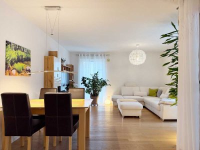 Neuwertig. Stilvoll. Zum Verlieben.
4-Zimmer-Wohnung mit Balkon und zwei Tiefgaragenstellplätzen