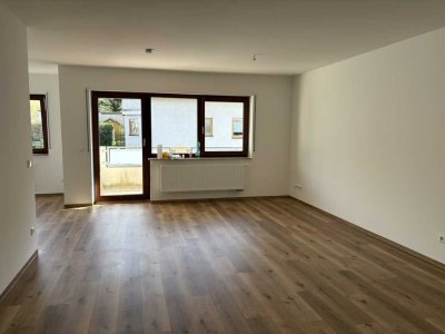 Neuwertige Wohnung in ruhiger grüner Lage in Rosswälden
