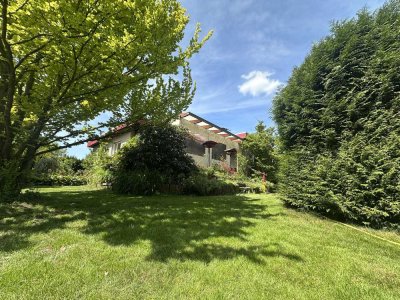 DIREKT AM WALDRAND IN WINSEN/ALLER: BUNGALOW MIT GROSSEM GARTEN & POOL IN FAMILIENFREUNDLICHER LAGE