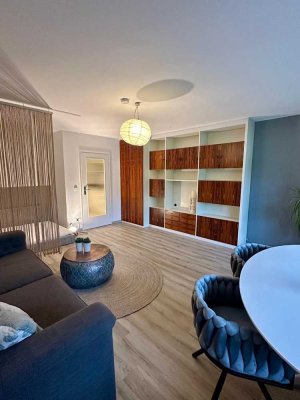 Stilvolle, geräumige und gepflegte 1-Zimmer-Wohnung mit Balkon in Gmund von privat