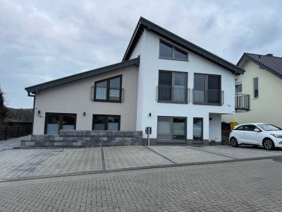 Neuwertige 3-Zimmer-Wohnung mit Balkon in Niederzissen