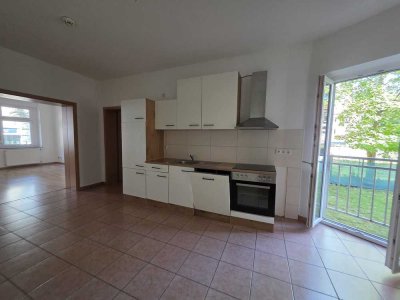 Helle Wohnung, Hochparterre mit Kamin und Einbauküche