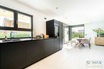 Moderne Doppelhaushälfte mit luxuriöser Ausstattung und traumhaftem Garten