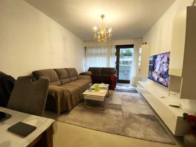 Freie Hochparterre-Wohnung mit bester Infrastruktur – Wellness und Schwimmbad inkl.