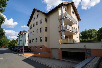 Schöne Dreiraumwohnung mit stilvollem Balkon in Naumburg