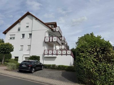 Lichtdurchflutete 2-Zimmer-Wohnung mit Skyline-Blick in Langenselbold