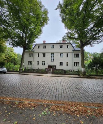 Schöne neu errichtete 3 bis 4 Zimmer-Dachgeschosswohnung mit geh. Innenausstattung und Dachterrasse