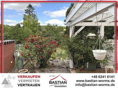 Stille Idylle am Ammelbach: Kleines EFH mit dennoch viel Platz und beschaulichem Garten - Bubenheim!