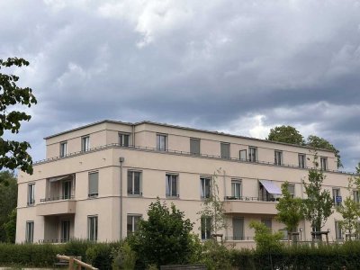 Stilvolle 3-Zimmer-Wohnung mit gehobener Innenausstattung mit Balkon und EBK in Berlin Buch (Pankow)