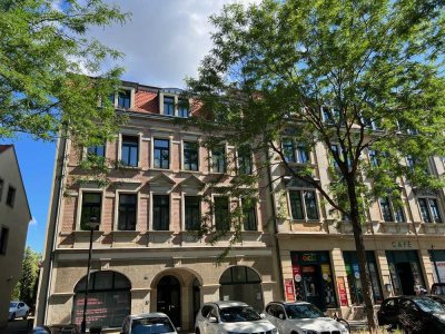 * Gemütliche Wohnung mit großem Balkon an Hofseite *