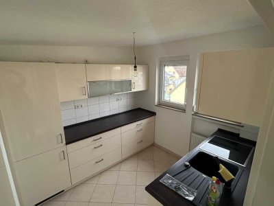 Exklusive 2-Raum-Wohnung mit Einbauküche in Leonberg