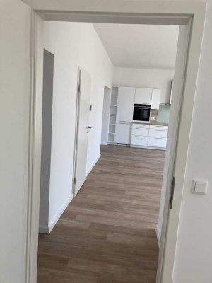 Große 3‑Zimmer Wohnung im 2. OG mit Balkon in Fischeln