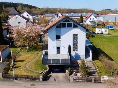 Zweifamilienhaus mit Gartenoase in herrlicher Wohnlage