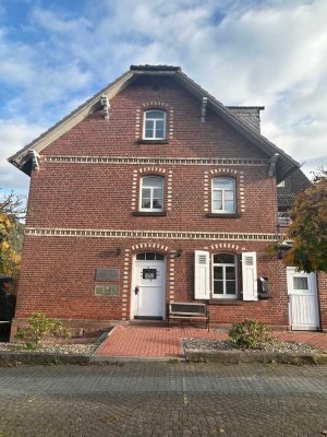 Helle, frisch sanierte 3-Zimmer Erdgeschosswohnung in schickem Altbau in Cölbe (mit Garten)