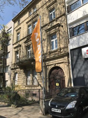 Großzügige attraktive herrschaftliche Wohnung